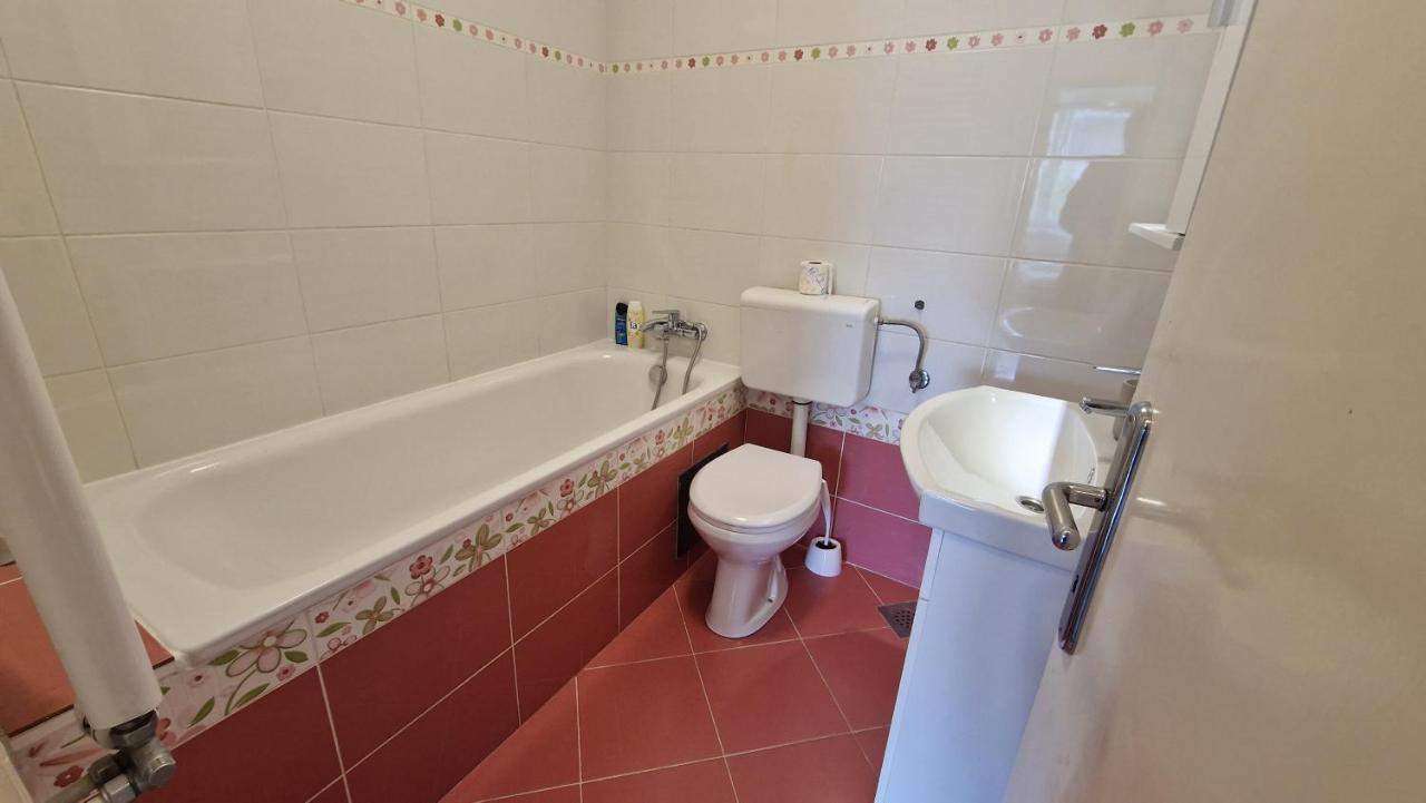Lovely Condo With Free Parking 卢布尔雅那 外观 照片